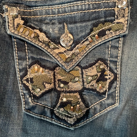 ❌Sold❌Miss Me, distressed style, signature boot cut jeans. Like new condition - Picture 10 of 15